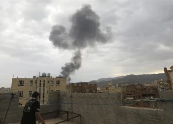 الجيش الإسرائيلي يدعو اليمنيين إلى إخلاء ميناء الحديدة,,, فورا