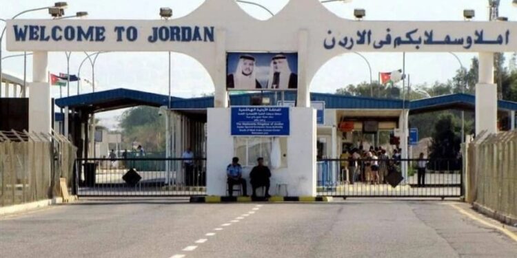 إسرائيل تغلق جسر الملك حسين أمام المسافرين والشحن