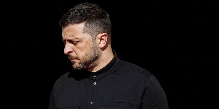 زيلينسكي.. روسيا لا تســــاوي شيئاً بـــدون الصين