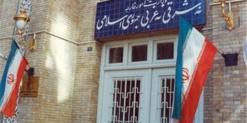 إيران تستدعي سفراءها في لندن وباريس وبرلين