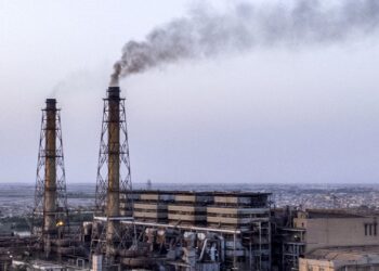 ايران.. مستعدون لتطوير غاز العراق والقرار بيد بغداد