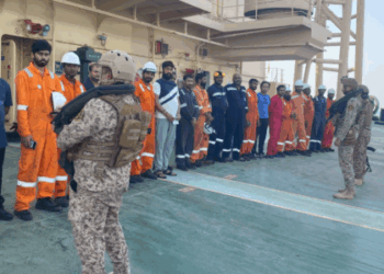 القوات البحرية العراقية تنفذ خطة تفتيش لحماية الناقلات النفطية في ميناء البصرة