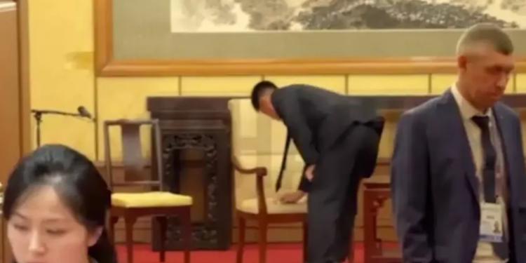 كوريا الشمالية تزيل آثار كيم من غرفة اجتماعه مع بوتين في الصين