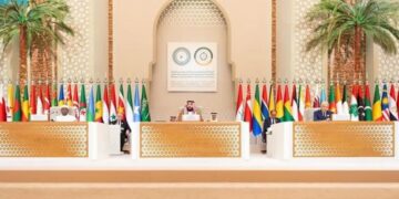 إيران توجه طلبا عاجلا إلى القمة العربية الإسلامية بالدوحة