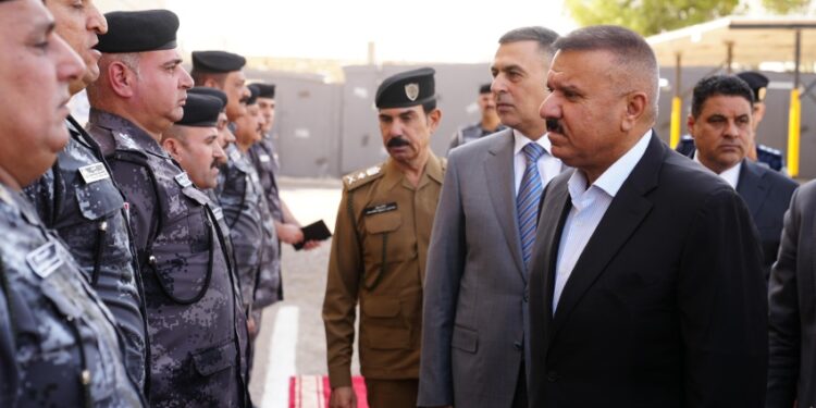 وزير الداخلية يصل البصرة