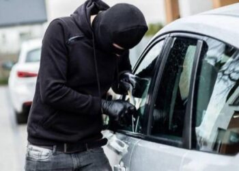كندا.. لص يرفع دعوى ضد متجر أفشـــل محاولته لسرقة سيارة