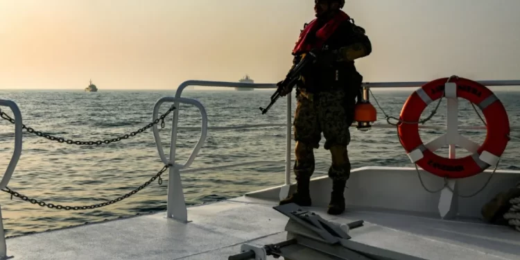 واشنطن تفرض عقوبات على شبكة “عراقية – إماراتية” لتهريب النفط الإيراني