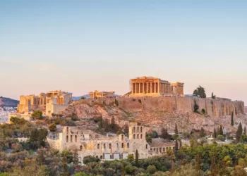 قصة أول ديمقراطية في العالم,,, استبعدت أكثر من نصف السكان