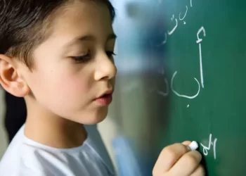 من الطباشير إلى الألواح الذكية