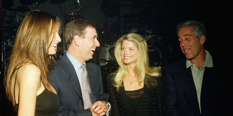 100 رسالة إلكترونية جديدة تدين الأمير أندرو بـ”ملفات إبستين” الجنسية