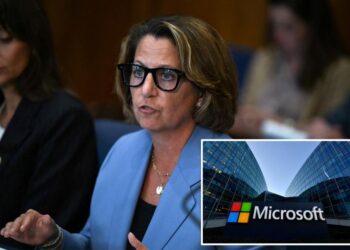 ترامب يدعو مايكروسوفت لإقالة مسؤولة سابقة في إدارة بايدن