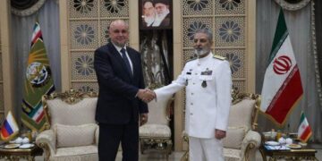 إيران وروسيا تؤكدان تعزيز التعاون رغم العقوبات