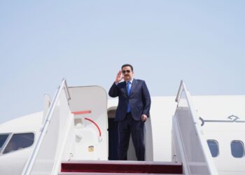 السوداني يتوجه إلى سلطنة عمان