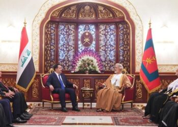 السوداني يؤكد رغبة العراق بتطوير علاقات التعاون مع عُمان