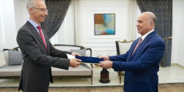 وزير الخارجية يتسلّم نسخة من أوراق اعتماد السفير الألماني الجديد