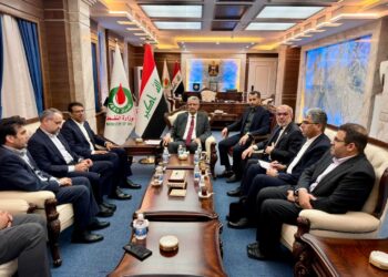 العراق وايران يبحثان آفاق التعاون بين البلدين في مجالات النفط والغاز والطاقة