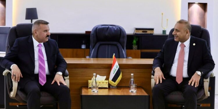 وزير الداخلية يزور محكمة استئناف محافظة الأنبار