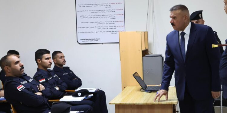 وزير الداخلية.. الجهد الاستخباري عامل حاسم في دحر الإرهاب ومواكبة التطور التقني ضرورة ملحّة