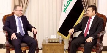 الاعرجي يلتقي السفير الروسي