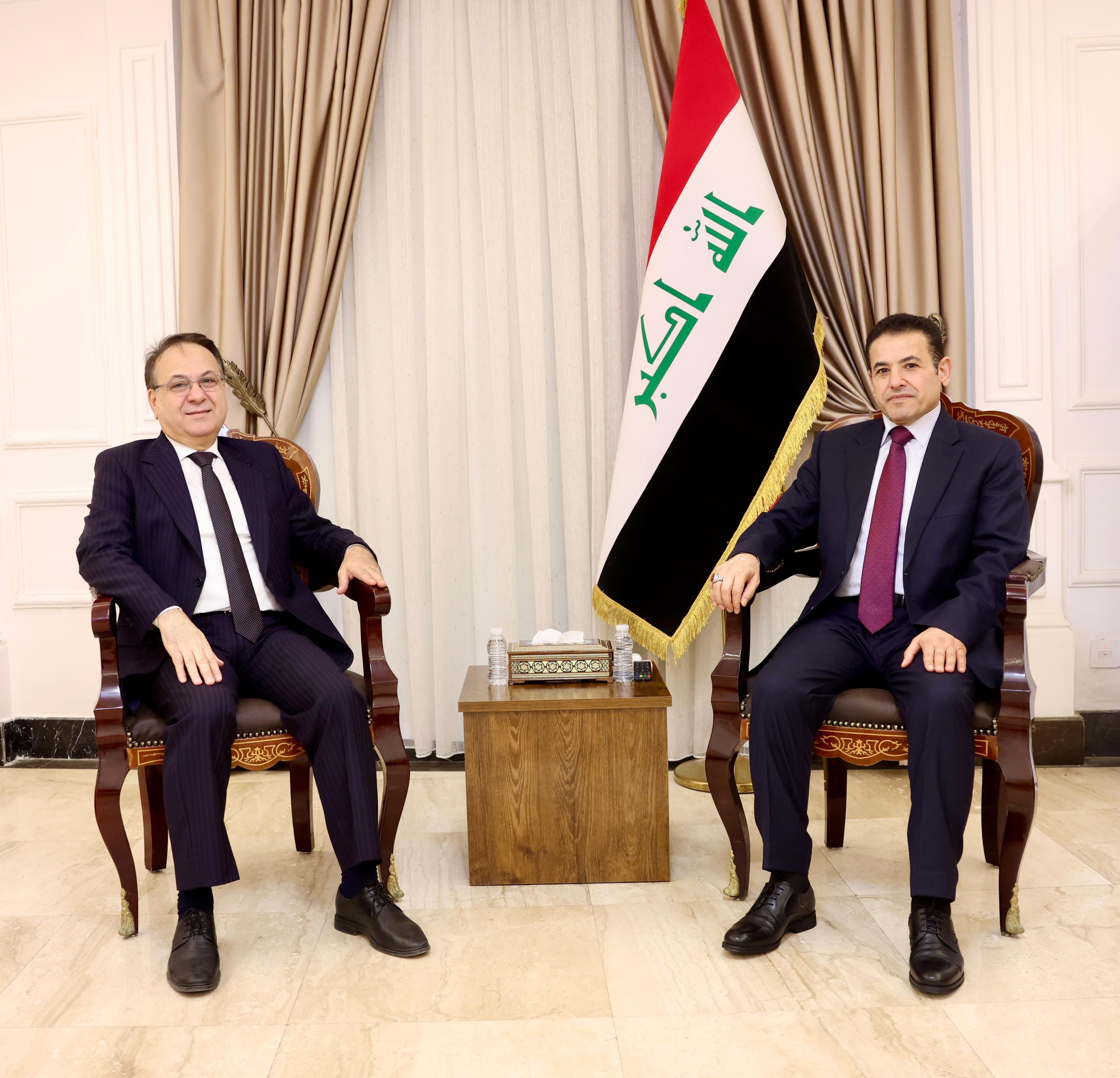 الاعرجي يستقبل السفير اللبناني