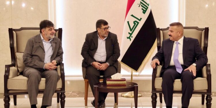 وزير الداخلية يستقبل قائد الشرطة الإيرانية