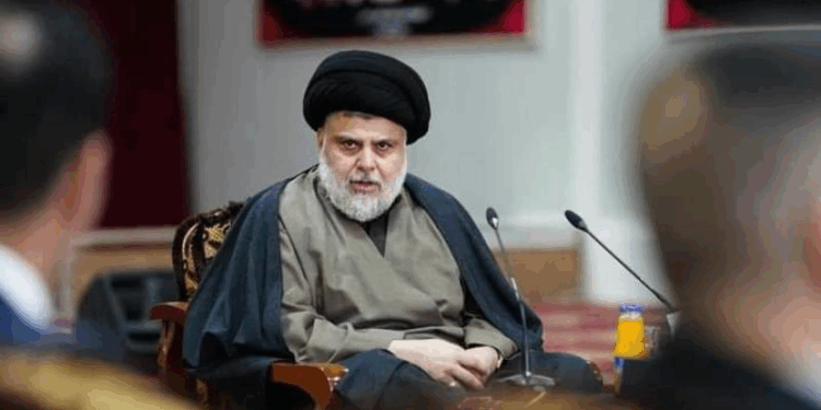 الصدر يصدر توجيهاً “صارماً” بمنع المظاهر المسلحة والتجمعات حتى لأنصاره