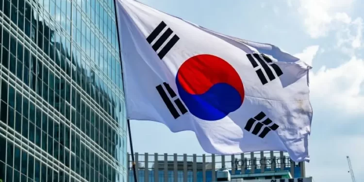 كوريا الجنوبية تسابق الزمن لإعادة الخدمات بعد حريق ضخم في مركز البيانات الحكومي