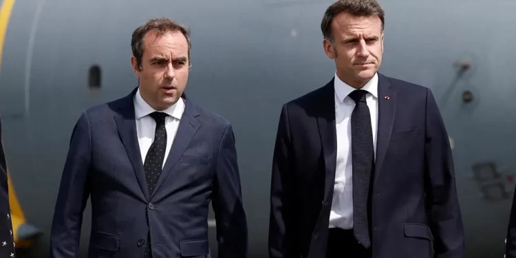 رئيس الوزراء الفرنسي الجديد يستقيل