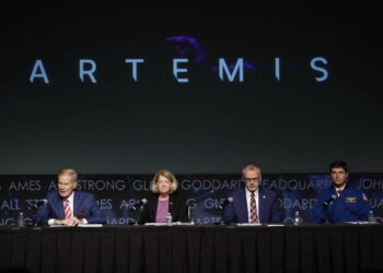 مفاعل نووي أميركي على القمر لــ”فك ألغاز الكون” أو تدميره