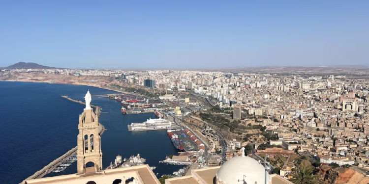 العودة إلى وهران أو موت مدينة جميلة