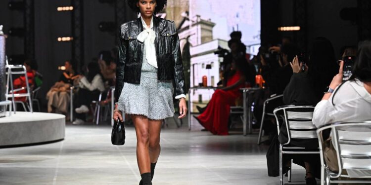 قطاع الموضة مستمر في اضطهاد النساء