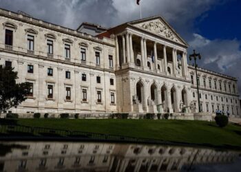 البرتغال.. البرلمان يصوت على منع النقاب في الأماكن العامة