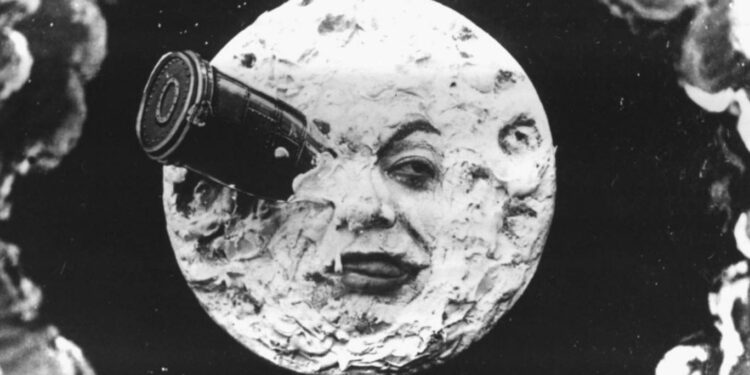 كيف سبقت السينما العلم وألهمت المخترعين؟