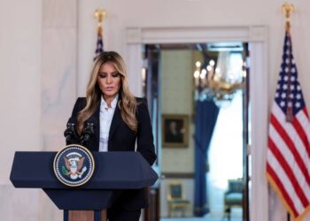 ميلانيا ترمب تنأى بنفسها عن قرار هدم الجناح الشرقي للبيت الأبيض