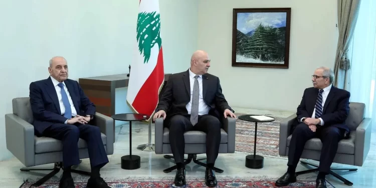 الرئيس اللبناني يدعو للتفــــاوض مع إسرائيل