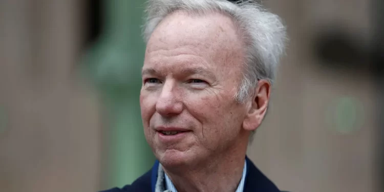 رئيس غوغل السابق.. أنظمة الذكاء الاصطناعي قد تُخترق لتصبح أسلحة خطيرة