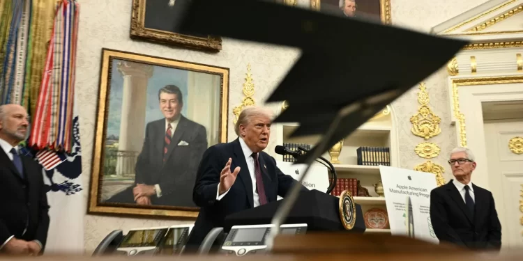 ترامب.. إيران ضعيفة للغاية حالياً وتقـــاتل “من أجل البقاء”