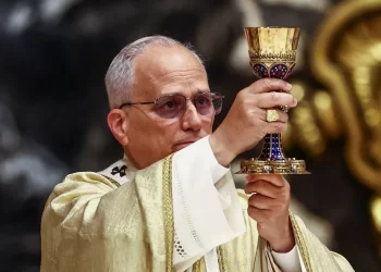 البابا يعتزم زيارة موقع انفجار مرفأ بيروت خلال وجوده في لبنان