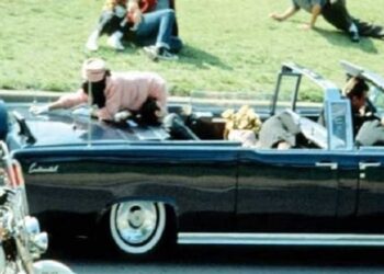 السفارة الروسية تسلم الكونجرس الأمريكي وثائق حول اغتيال كينيدي