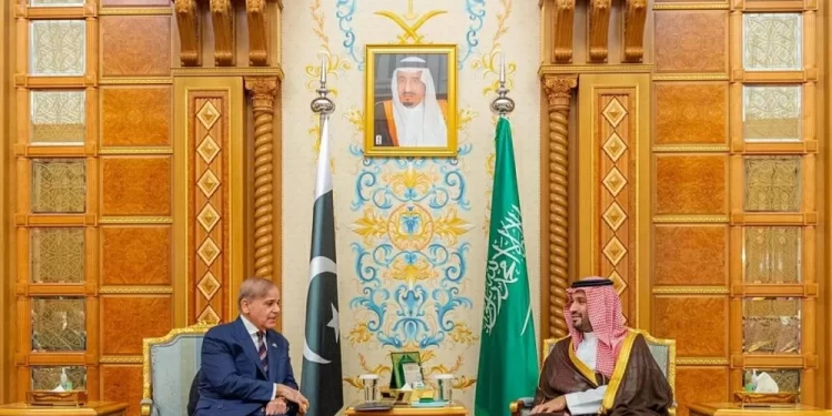 السعودية وباكستان توقعان اتفاقاً لإطلاق إطار تعاون اقتصادي شامل