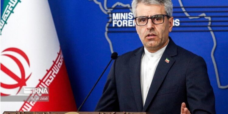 إيران.. ندين التهديدات العسكرية وأمريكا دولة منتهكة للقانون