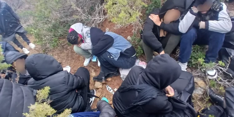 وصول 26 مهاجراً إلى جزيرة يونانية نائية بينهم عراقيان