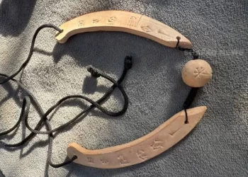 شباب عراقيون يرتدون الماضي بلباس الحاضر