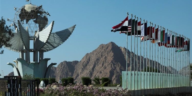 السيسي وترامب يرأسان “قمة السلام” بمشاركة 20 دولة