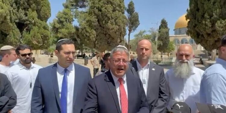 بن غفير يقتحم المسجد الأقصى