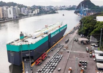 الصين تؤكد إبلاغ واشنطن مسبقًا بقيود تصدير المعادن النادرة وتبدأ فرض رسوم على السفن الأمريكية