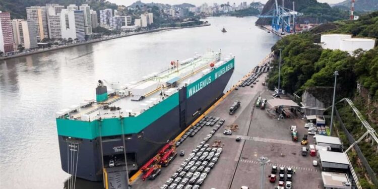 الصين تؤكد إبلاغ واشنطن مسبقًا بقيود تصدير المعادن النادرة وتبدأ فرض رسوم على السفن الأمريكية