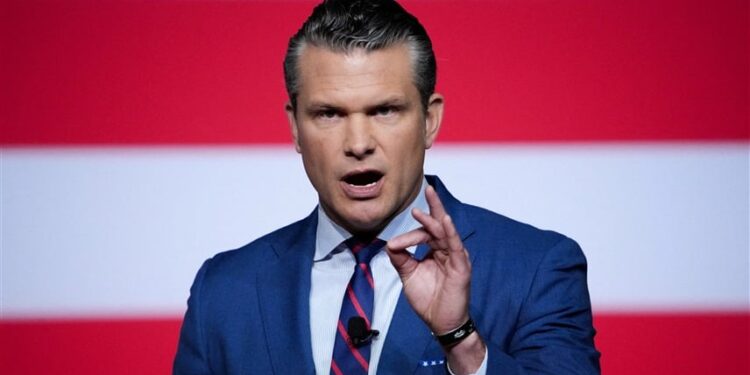 وزير الحرب الأمريكي يقيل رئيس أركان البحرية