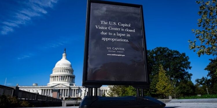 امريكا.. الإغلاق الحكومي يدخل أسبوعه الثاني