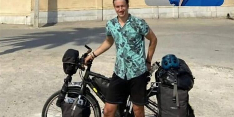 إيران تفرج عن فرنسي ألماني